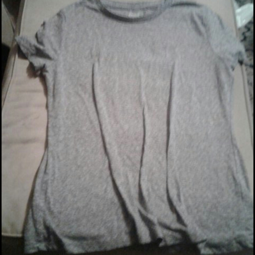 I am selling a womens Mossimo short sleeve shirt